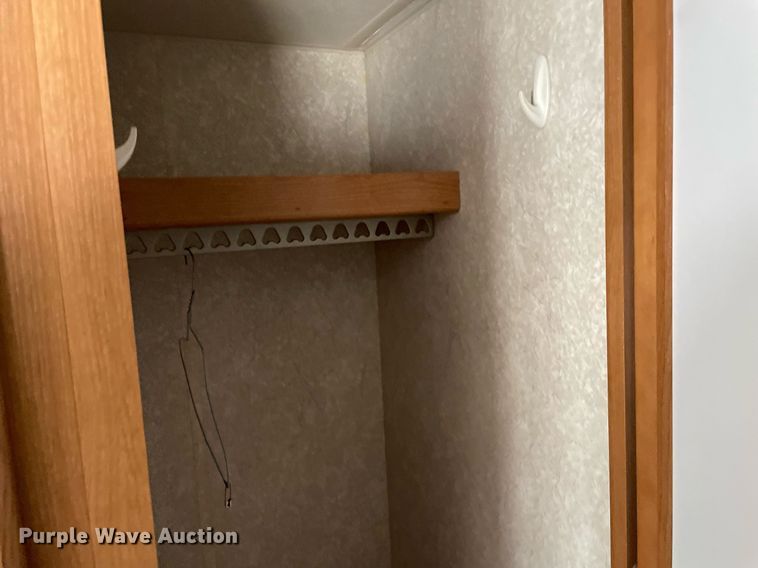 image for item NY9812 2004 Fleetwood Terry  camper