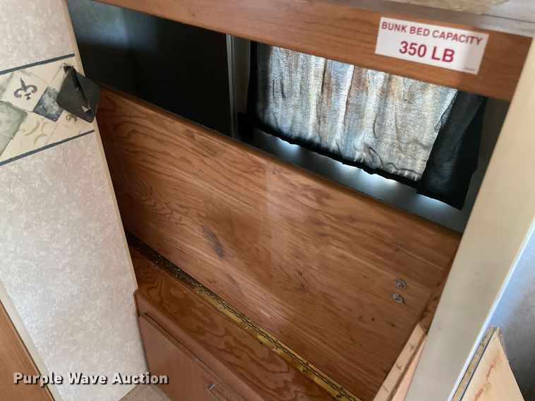 image for item NY9812 2004 Fleetwood Terry  camper