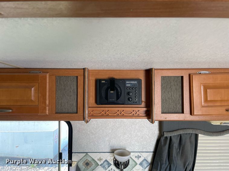 image for item NY9812 2004 Fleetwood Terry  camper