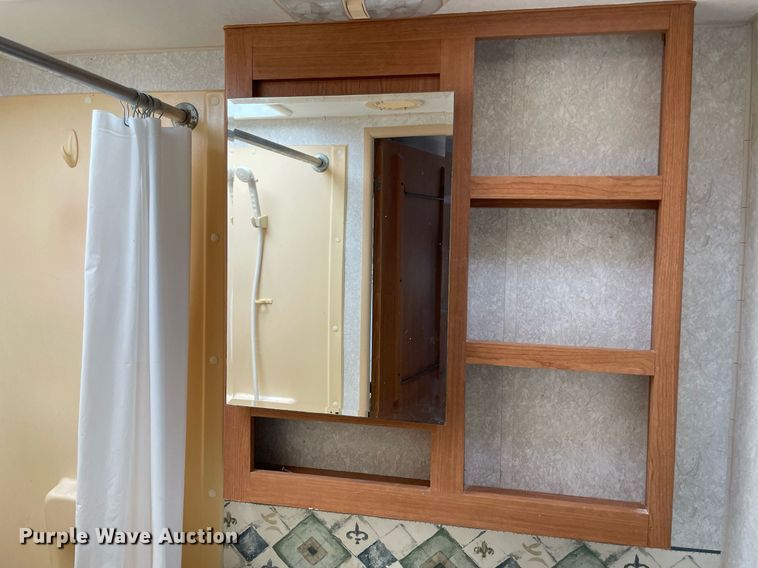 image for item NY9812 2004 Fleetwood Terry  camper