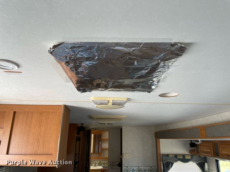 image for item NY9812 2004 Fleetwood Terry  camper