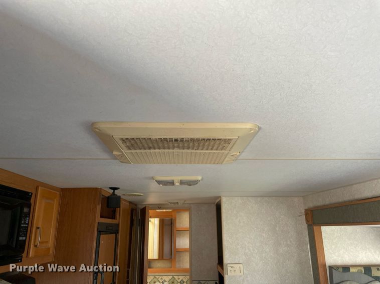 image for item NY9812 2004 Fleetwood Terry  camper