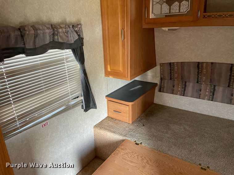 image for item NY9812 2004 Fleetwood Terry  camper