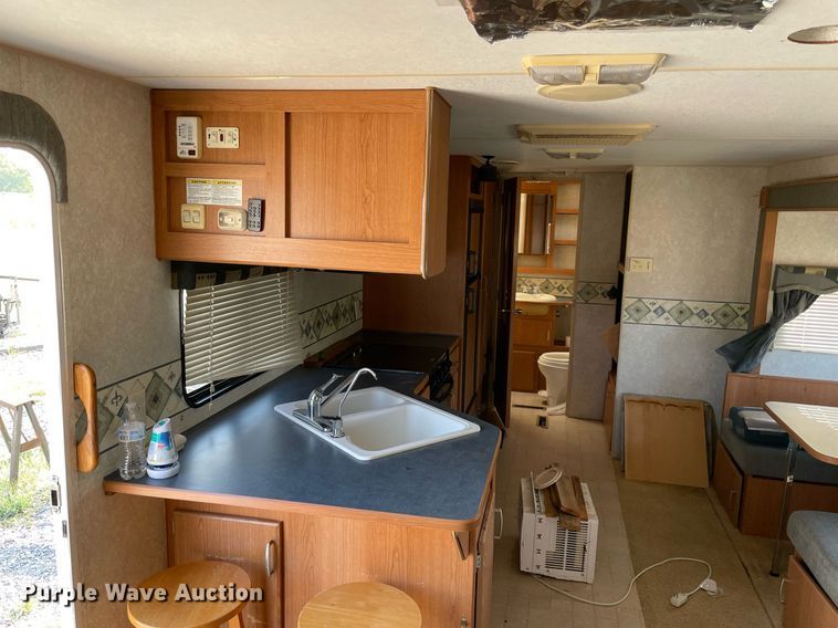 image for item NY9812 2004 Fleetwood Terry  camper