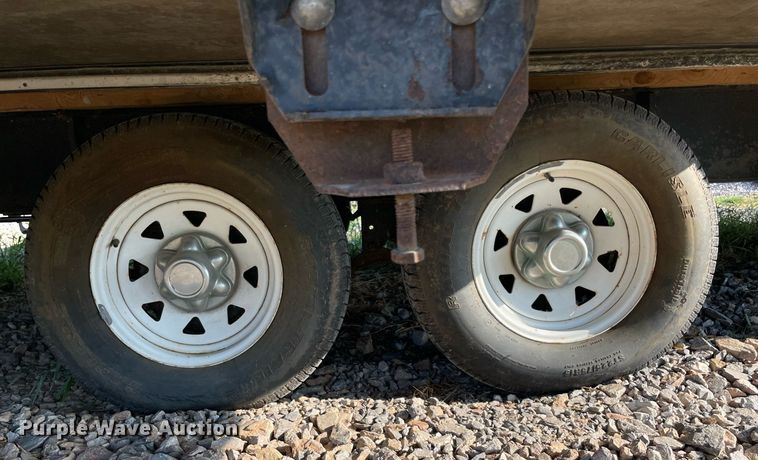 image for item NY9812 2004 Fleetwood Terry  camper