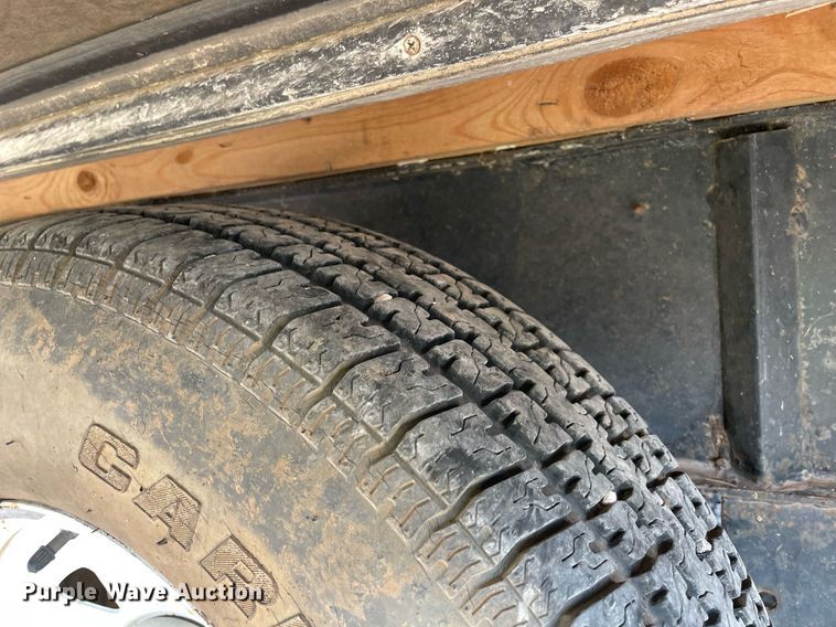 image for item NY9812 2004 Fleetwood Terry  camper