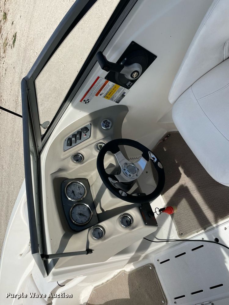 image for item NY9820 2011 Larson LX850 boat