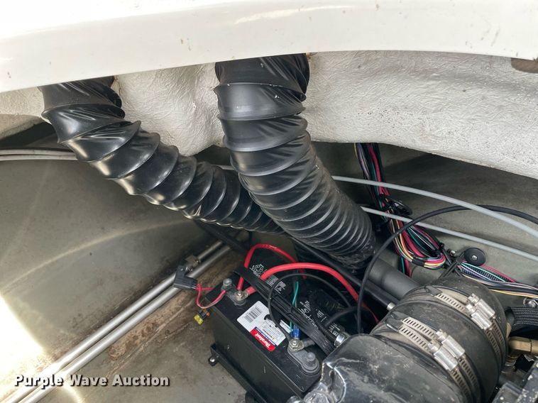 image for item NY9820 2011 Larson LX850 boat