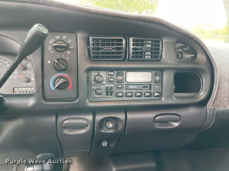 image for item NY9823 2002 Dodge Ram 2500  Quad Cab pickup truck