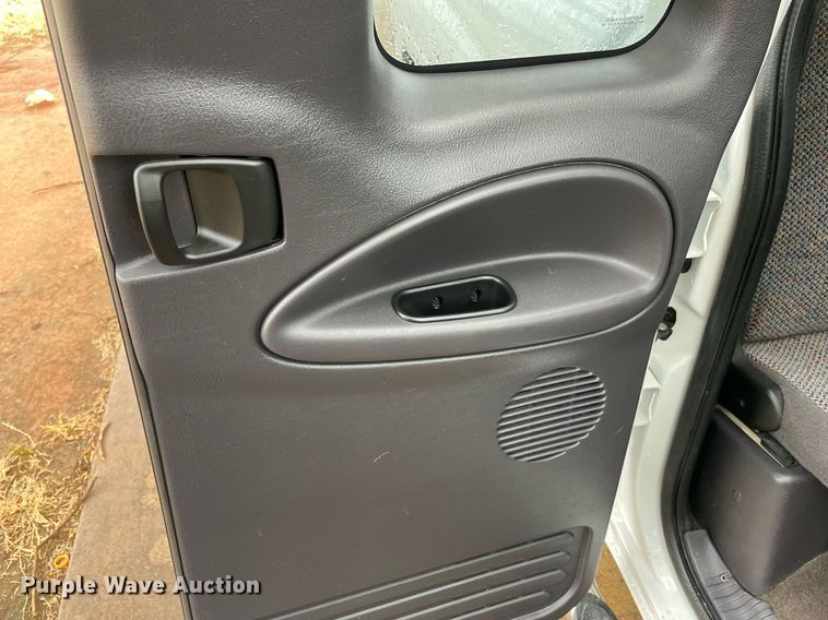 image for item NY9823 2002 Dodge Ram 2500  Quad Cab pickup truck