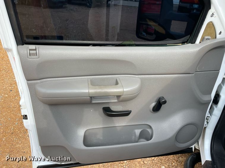 image for item NY9838 2007 Chevrolet 2500HD  bale bed pickup truck