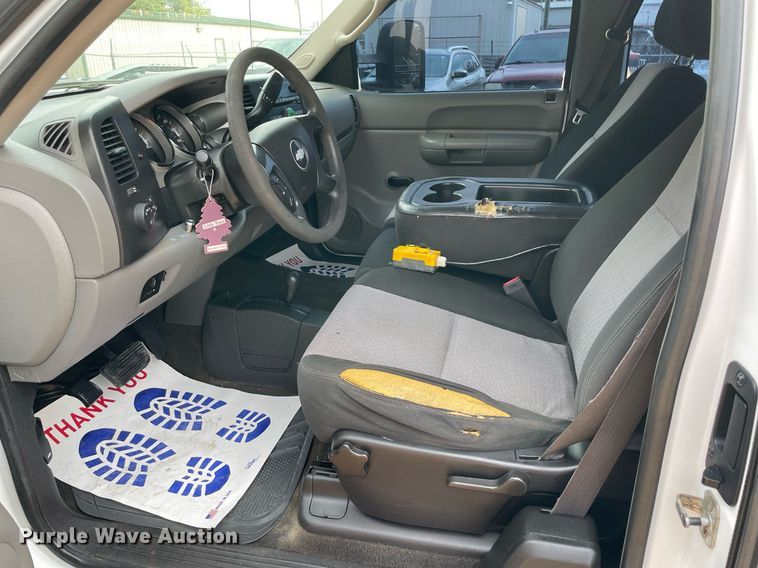 image for item NY9838 2007 Chevrolet 2500HD  bale bed pickup truck