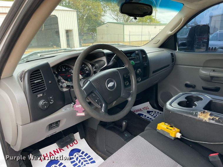 image for item NY9838 2007 Chevrolet 2500HD  bale bed pickup truck