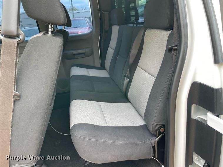 image for item NY9838 2007 Chevrolet 2500HD  bale bed pickup truck