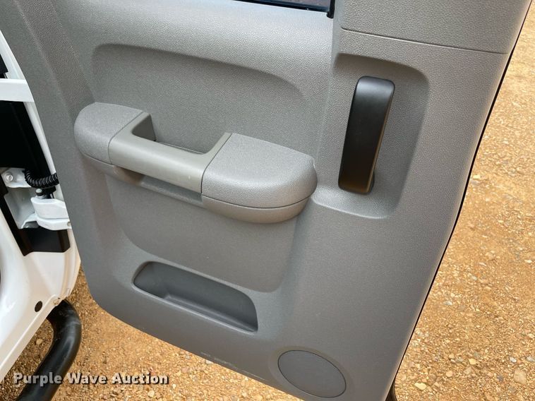 image for item NY9838 2007 Chevrolet 2500HD  bale bed pickup truck