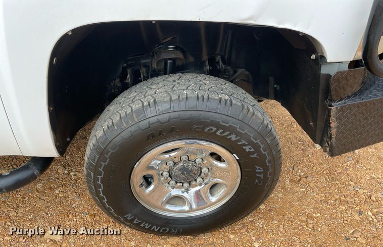 image for item NY9838 2007 Chevrolet 2500HD  bale bed pickup truck