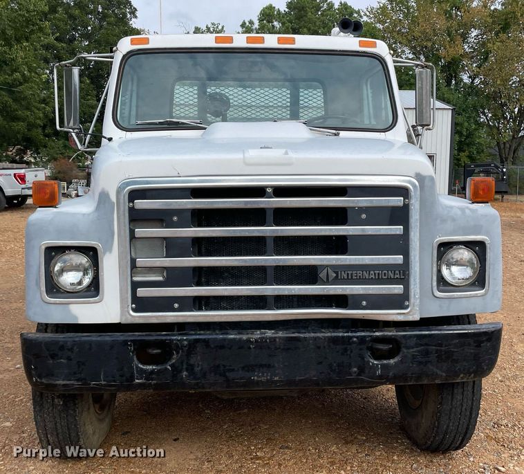 image for item NY9839 1980 International 1854  dump flatbed truck