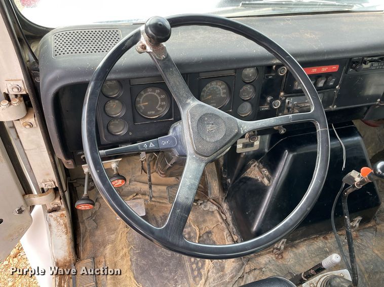 image for item NY9839 1980 International 1854  dump flatbed truck