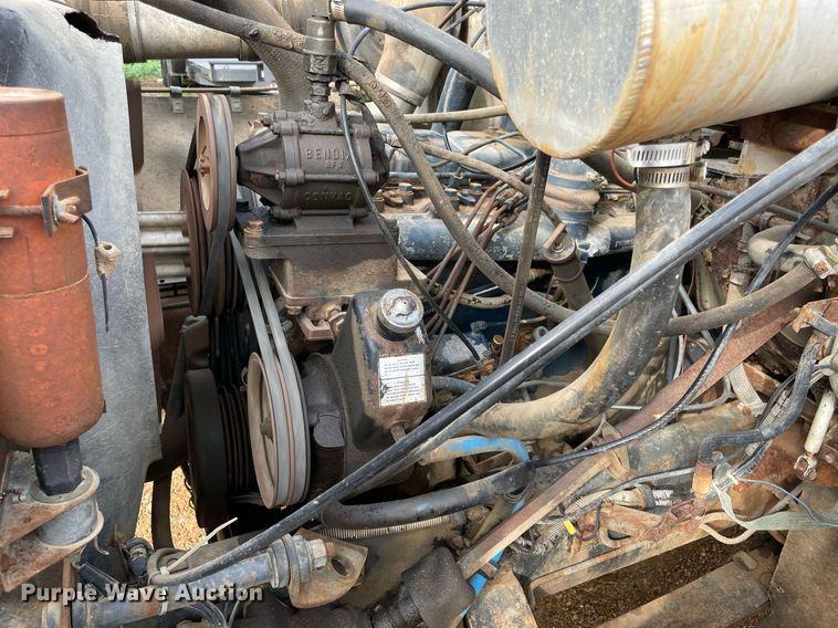 image for item NY9839 1980 International 1854  dump flatbed truck