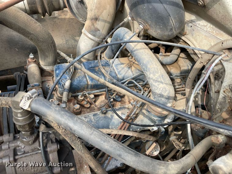 image for item NY9839 1980 International 1854  dump flatbed truck