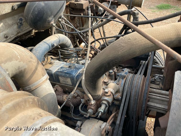 image for item NY9839 1980 International 1854  dump flatbed truck