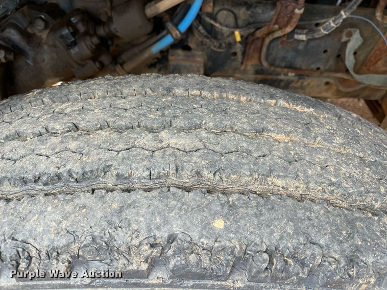 image for item NY9839 1980 International 1854  dump flatbed truck