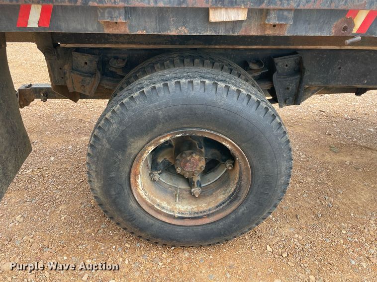 image for item NY9839 1980 International 1854  dump flatbed truck