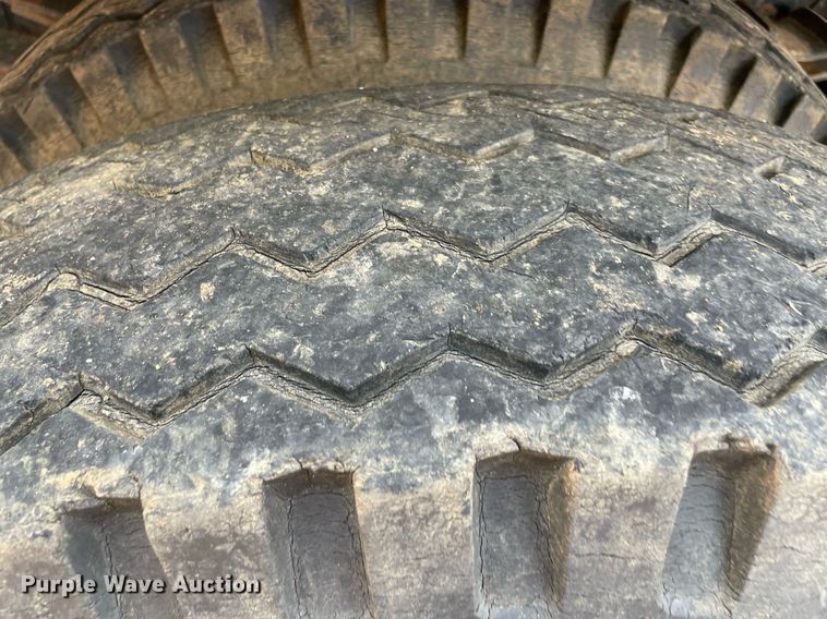 image for item NY9839 1980 International 1854  dump flatbed truck