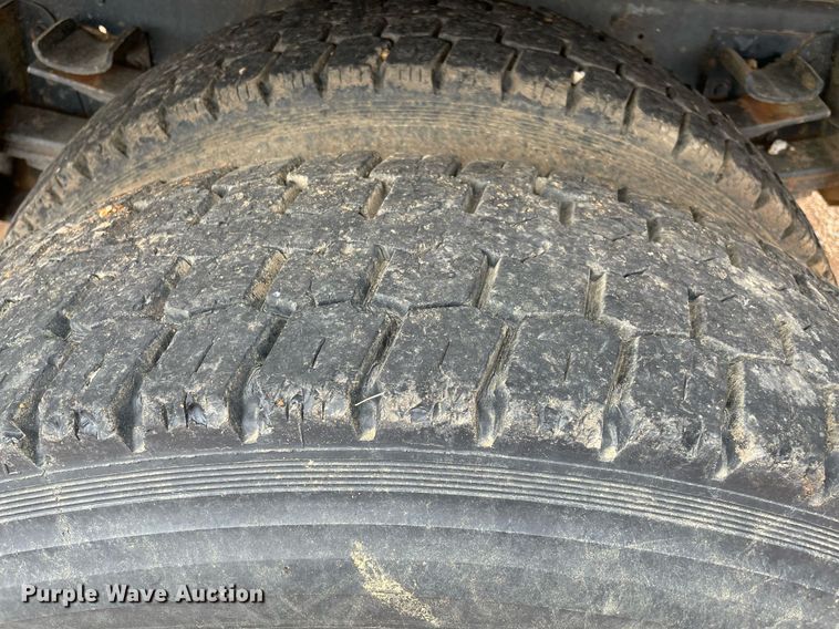 image for item NY9839 1980 International 1854  dump flatbed truck