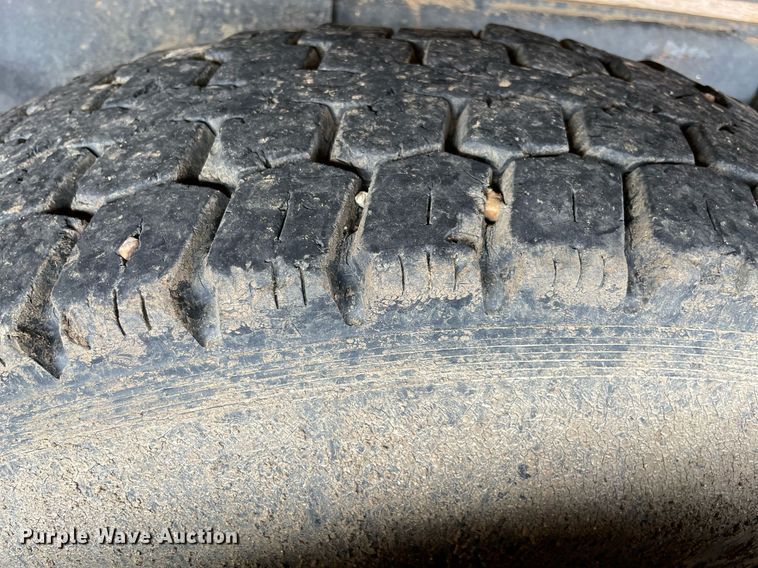 image for item NY9839 1980 International 1854  dump flatbed truck