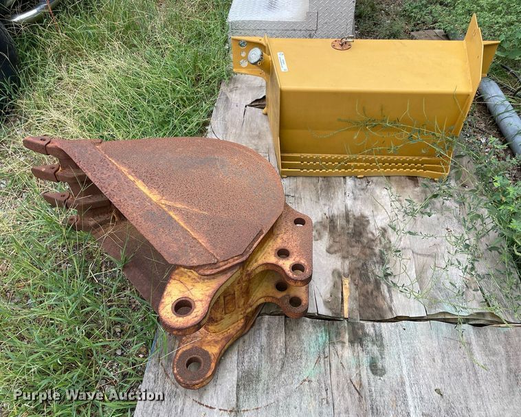 image for item NY9841 Backhoe attachments