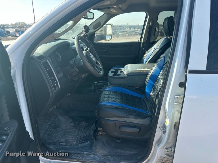 image for item OC9457 2015 Dodge Ram 3500HD  Crew Cab flatbed pickup truck