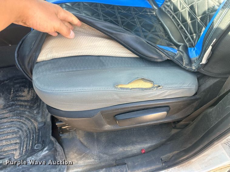 image for item OC9457 2015 Dodge Ram 3500HD  Crew Cab flatbed pickup truck