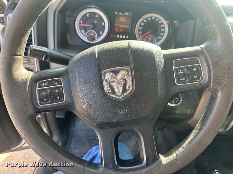 image for item OC9457 2015 Dodge Ram 3500HD  Crew Cab flatbed pickup truck