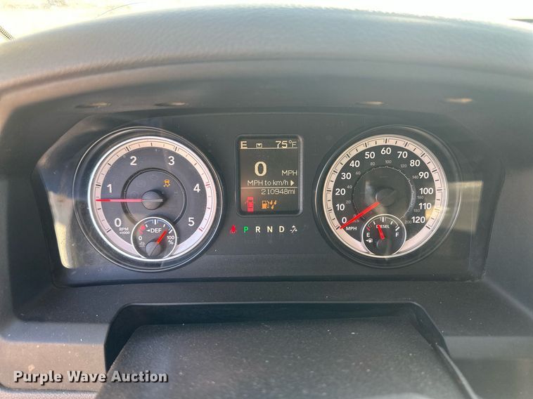 image for item OC9457 2015 Dodge Ram 3500HD  Crew Cab flatbed pickup truck