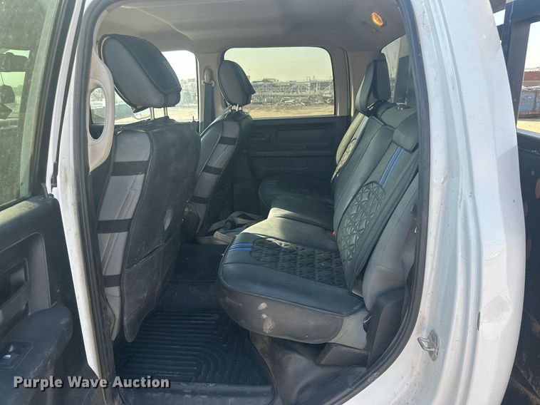 image for item OC9457 2015 Dodge Ram 3500HD  Crew Cab flatbed pickup truck