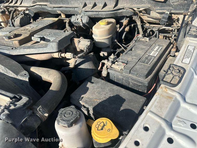 image for item OC9457 2015 Dodge Ram 3500HD  Crew Cab flatbed pickup truck