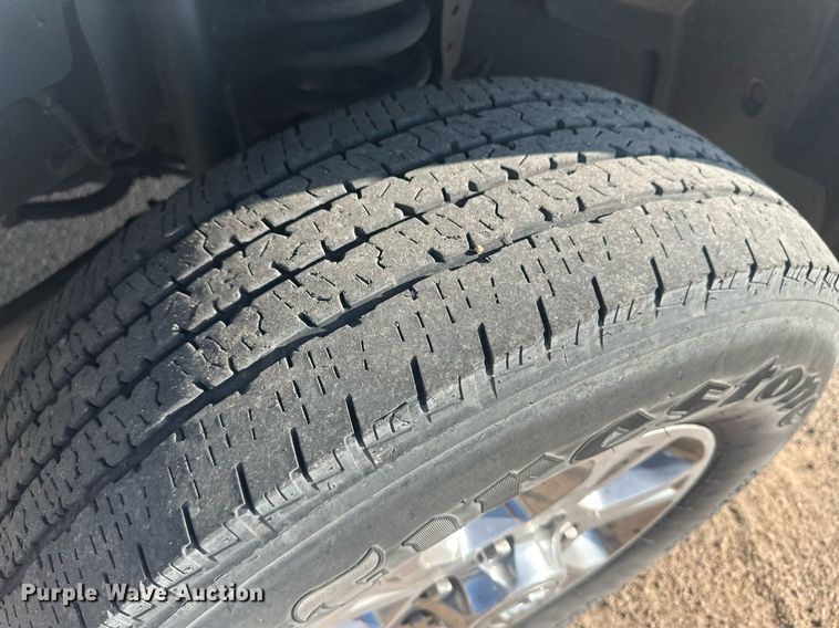 image for item OC9457 2015 Dodge Ram 3500HD  Crew Cab flatbed pickup truck