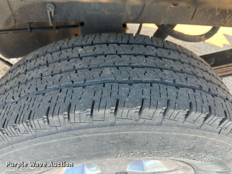 image for item OC9457 2015 Dodge Ram 3500HD  Crew Cab flatbed pickup truck