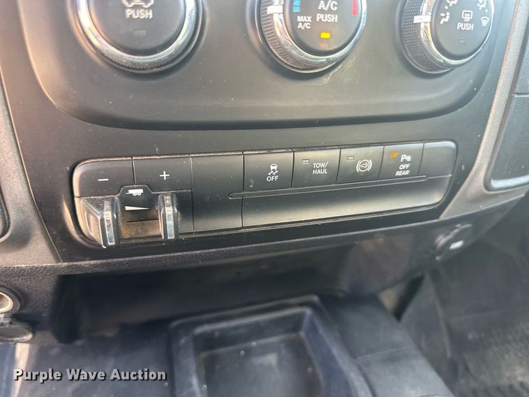 image for item OC9458 2017 Dodge Ram 2500HD  Crew Cab pickup truck