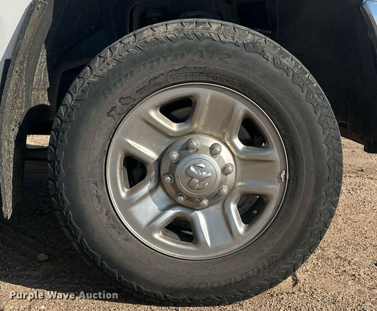 image for item OC9458 2017 Dodge Ram 2500HD  Crew Cab pickup truck