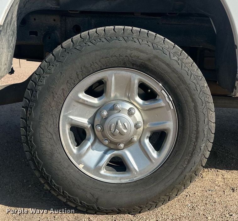 image for item OC9458 2017 Dodge Ram 2500HD  Crew Cab pickup truck