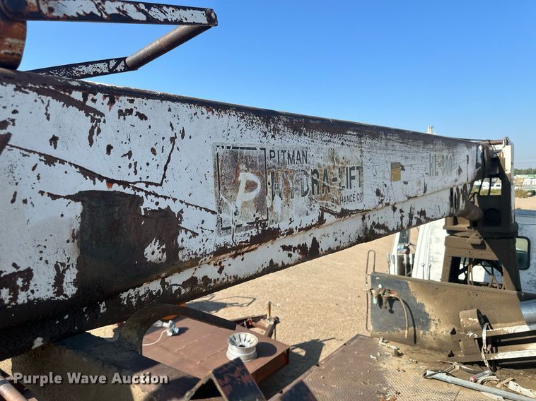 image for item OC9459 1990 Ford AeroMax L9000 crane truck