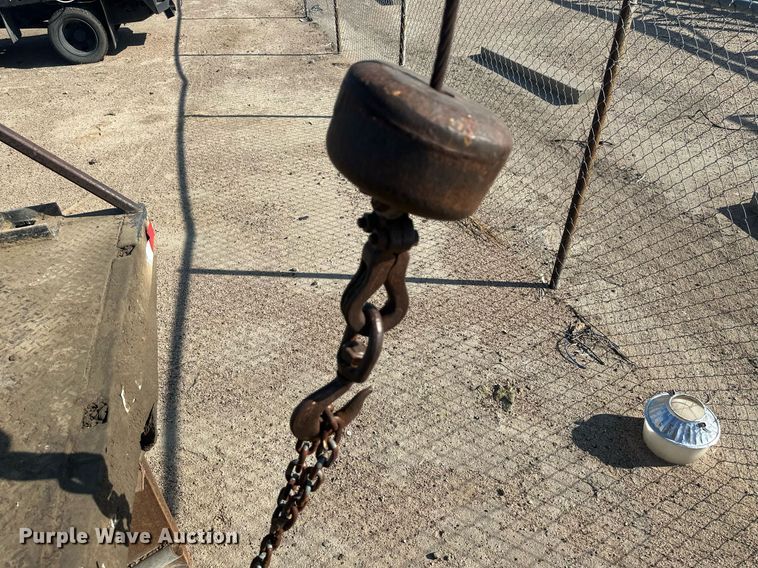 image for item OC9459 1990 Ford AeroMax L9000 crane truck