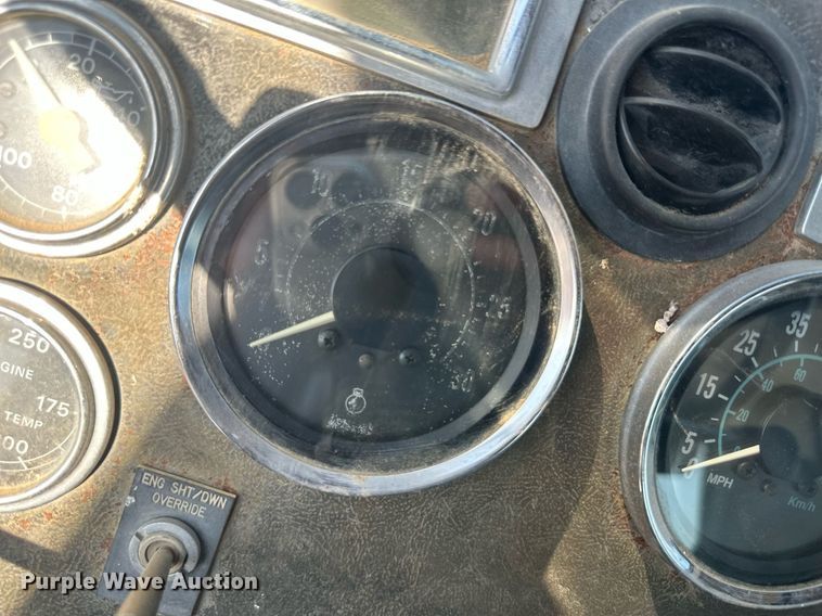 image for item OC9459 1990 Ford AeroMax L9000 crane truck