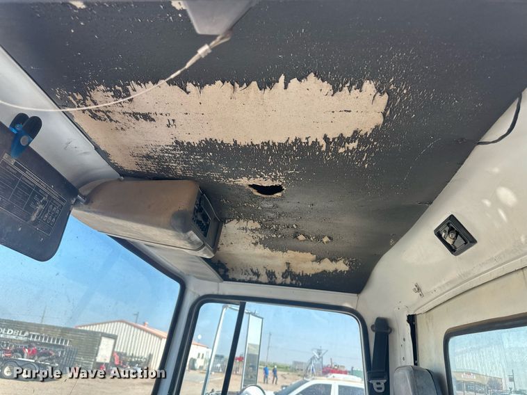 image for item OC9459 1990 Ford AeroMax L9000 crane truck