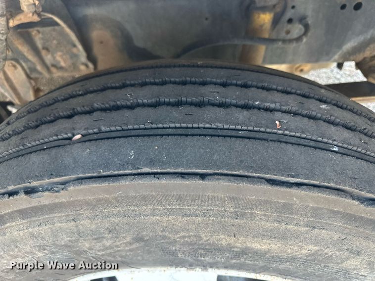 image for item OC9459 1990 Ford AeroMax L9000 crane truck