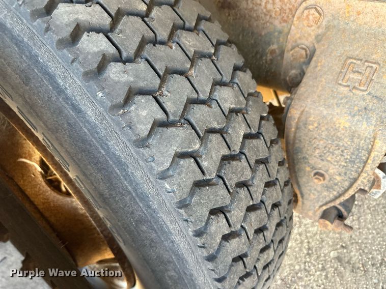 image for item OC9459 1990 Ford AeroMax L9000 crane truck