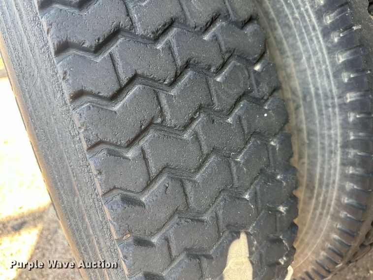 image for item OC9459 1990 Ford AeroMax L9000 crane truck