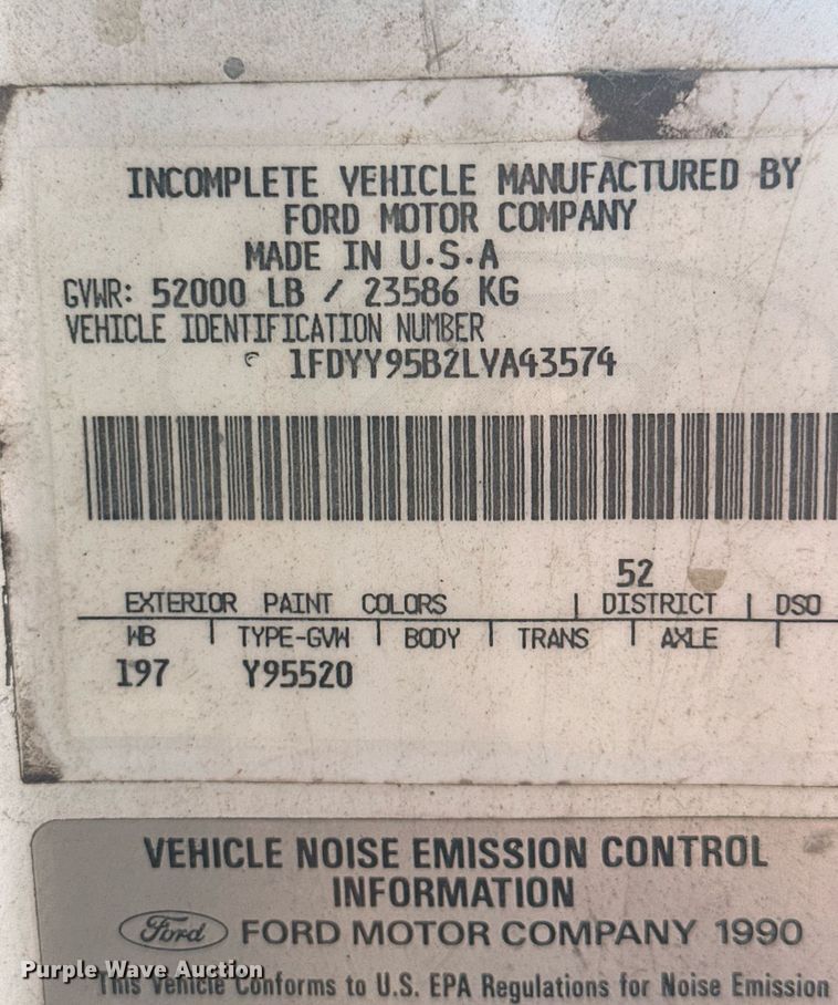 image for item OC9459 1990 Ford AeroMax L9000 crane truck